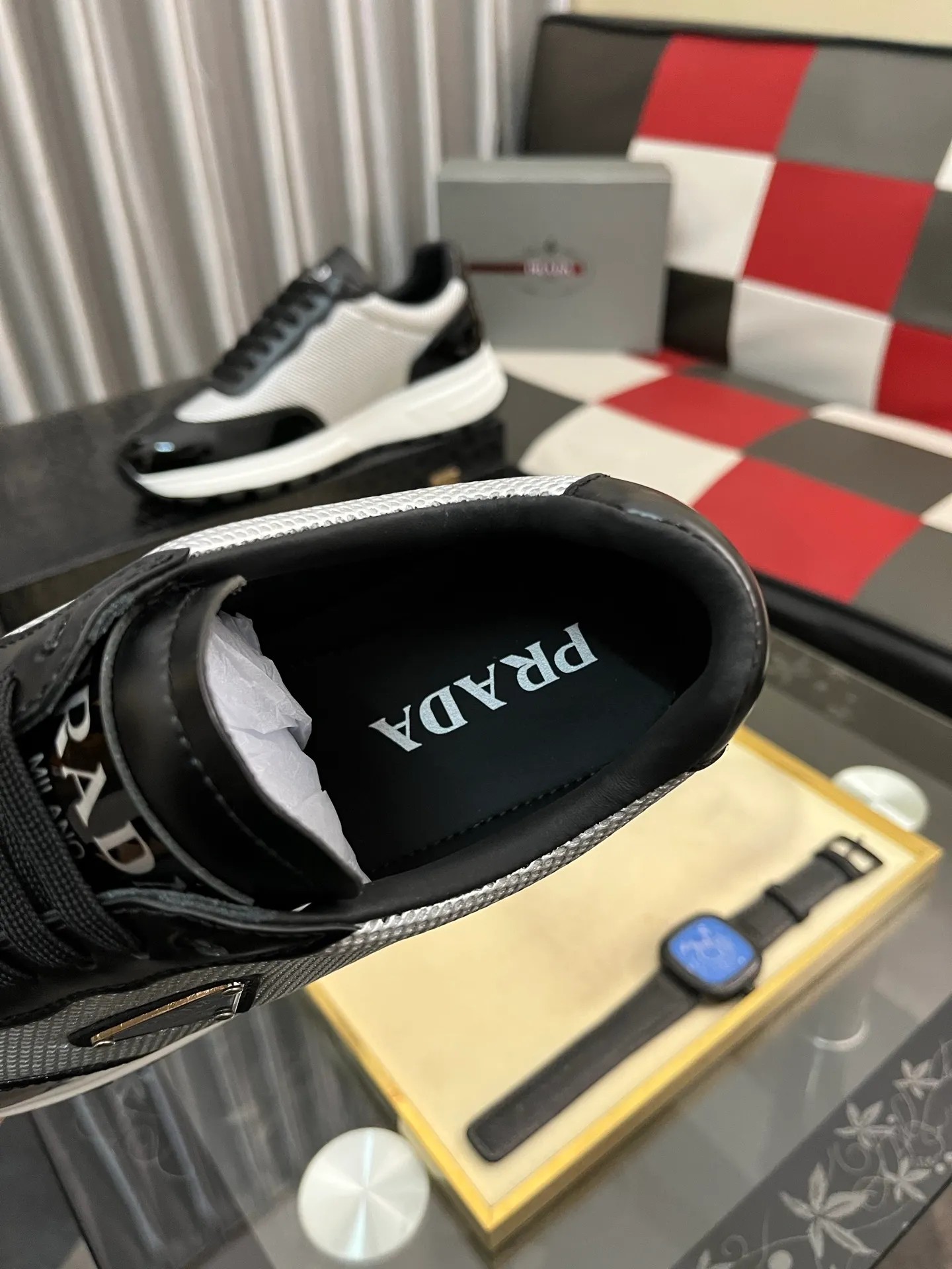 Men's shoes 💰: 560⌚️⌚️[PRADA] Prada casual shoes, originally developed 1:1, made of high-mercerized cowhide with imported cowhide, silk sheepskin lining, rubber outsole, comfortable and soft on the foot, size: 38-442️⃣Colors available